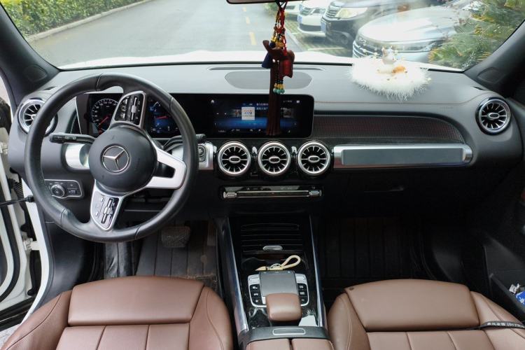 Used Mercedes-Benz GLB 2020 GLB 200 Stylish Edition Center Console