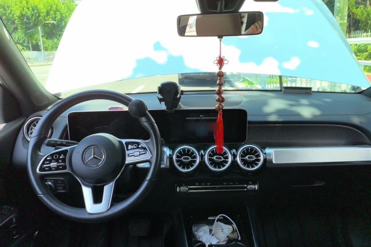 Used Mercedes-Benz GLB 2020 GLB 200 First Edition Special Version Center Console