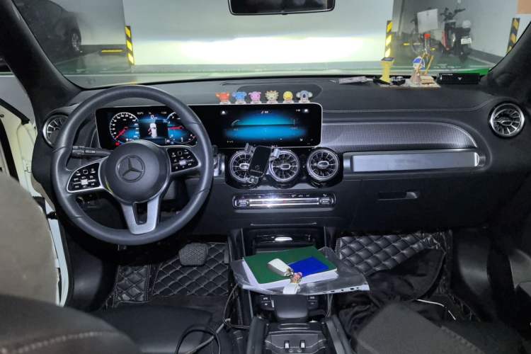 Used Mercedes-Benz GLB 2020 Facelift GLB 200 Fashion Edition Center Console