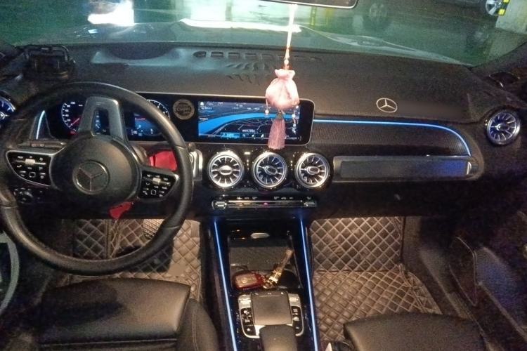 Used Mercedes-Benz GLB 2020 Facelift GLB 200 Fashion Edition Center Console