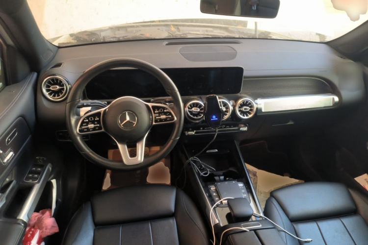 Used Mercedes-Benz GLB 2020 Facelift GLB 200 Fashion Edition Center Console