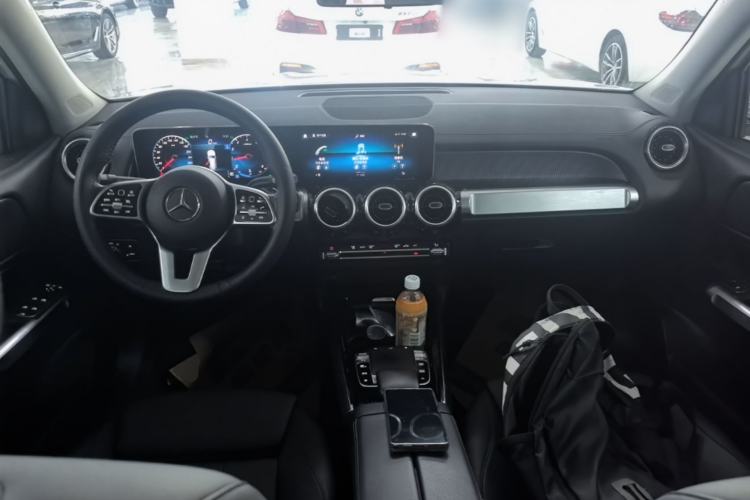 Used Mercedes-Benz GLB 2020 GLB 200 Dynamic Edition Center Console
