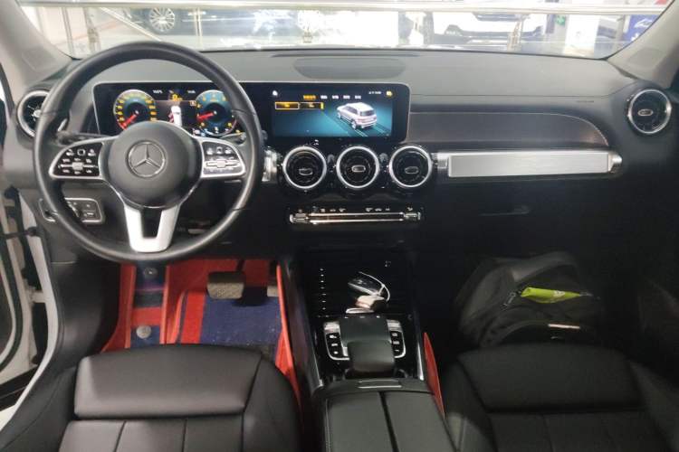 Used Mercedes-Benz GLB 2020 GLB 200 Dynamic Edition Center Console