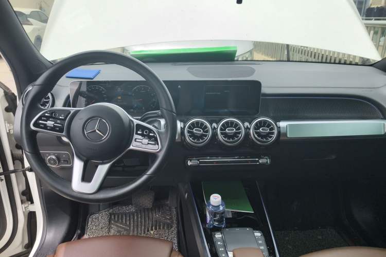 Used Mercedes-Benz GLB 2020 Updated GLB 200 Dynamic Edition Center Console