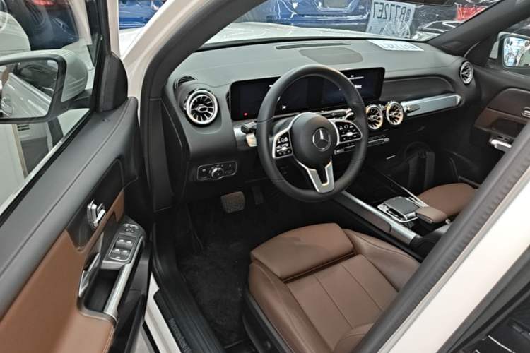 Used Mercedes-Benz GLB 2020 GLB 200 Stylish Edition Driver Seat