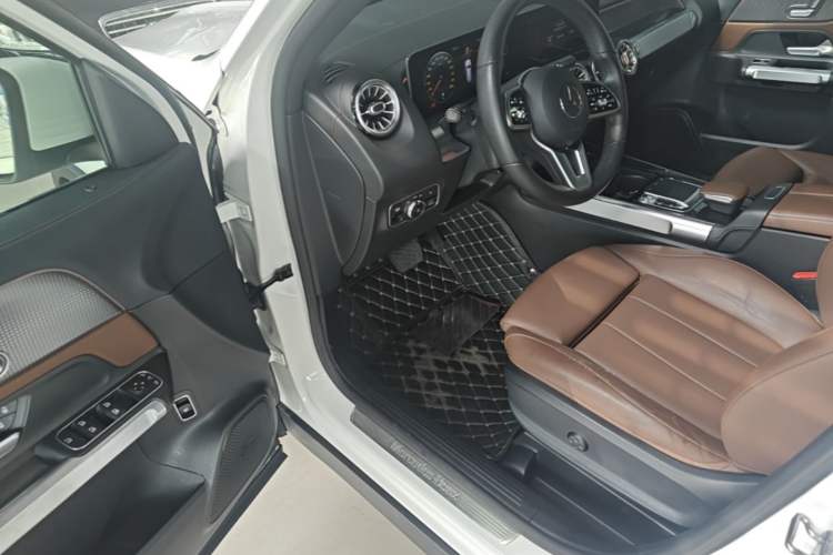 Used Mercedes-Benz GLB 2020 GLB 200 Stylish Edition Driver Seat