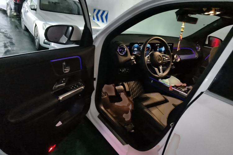 Used Mercedes-Benz GLB 2020 GLB 200 Dynamic Edition Driver Seat
