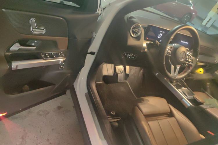 Used Mercedes-Benz GLB 2020 GLB 200 Stylish Edition Driver Seat