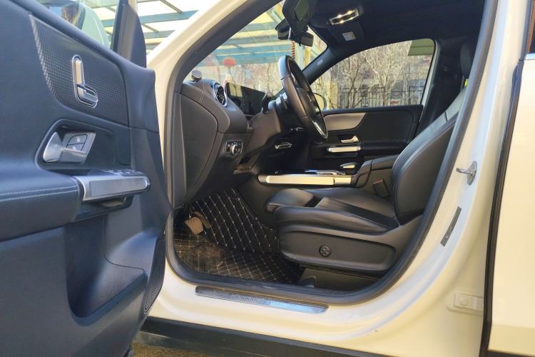 Used Mercedes-Benz GLB 2020 GLB 200 Dynamic Edition Driver Seat