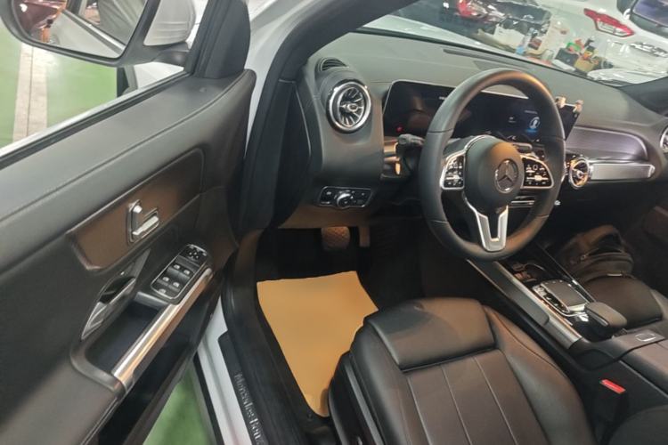Used Mercedes-Benz GLB 2020 GLB 200 Stylish Edition Driver Seat