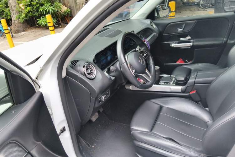 Used Mercedes-Benz GLB 2020 GLB 200 Stylish Edition Driver Seat