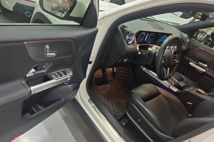 Used Mercedes-Benz GLB 2020 Updated GLB 200 Dynamic Edition Driver Seat
