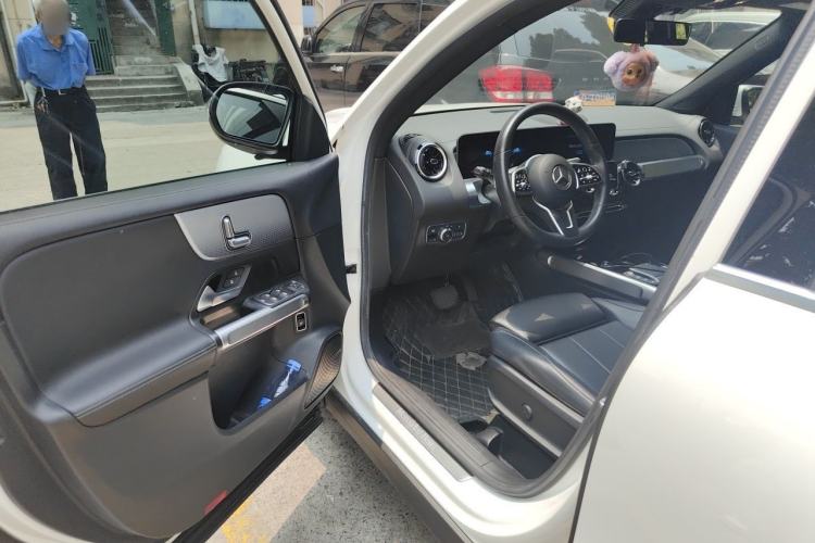 Used Mercedes-Benz GLB 2020 GLB 180 Dynamic Edition Driver Seat