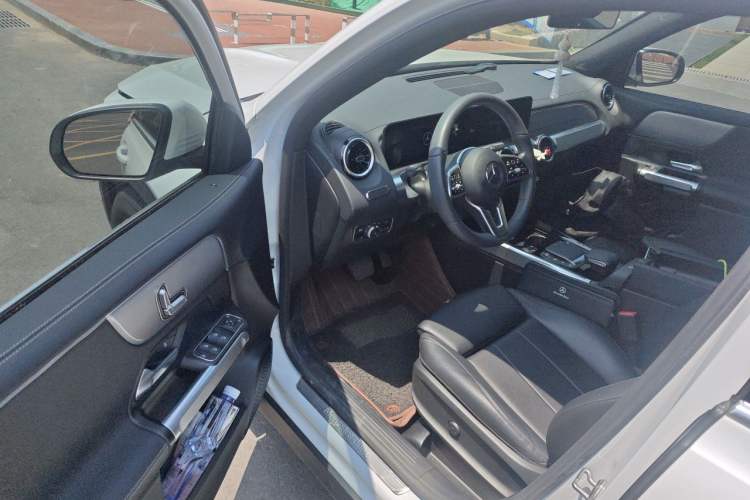 Used Mercedes-Benz GLB 2020 GLB 180 Dynamic Edition Driver Seat