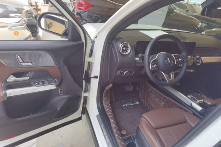 Used Mercedes-Benz GLB 2020 GLB 200 Stylish Edition Driver Seat