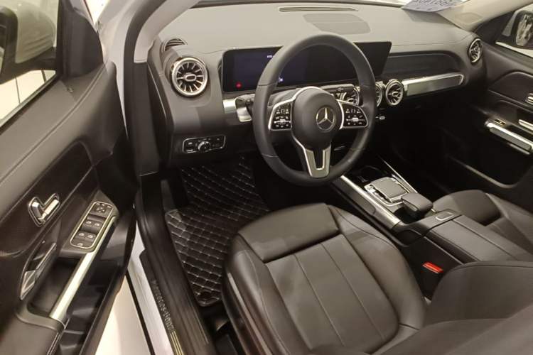 Used Mercedes-Benz GLB 2020 GLB 200 Stylish Edition Driver Seat