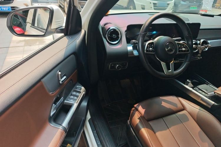 Used Mercedes-Benz GLB 2020 GLB 180 Dynamic Edition Driver Seat