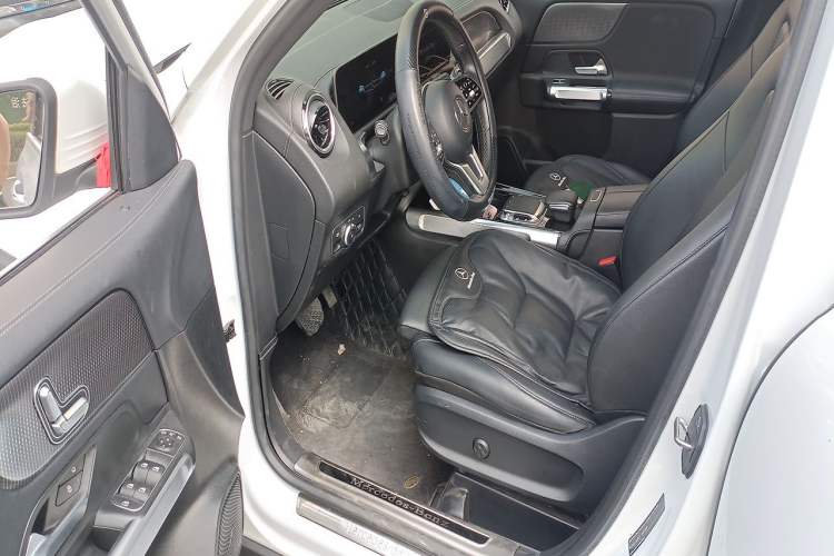 Used Mercedes-Benz GLB 2020 GLB 200 Dynamic Edition Driver Seat