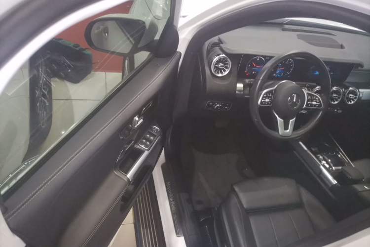 Used Mercedes-Benz GLB 2020 Facelift GLB 200 Fashion Edition Driver Seat