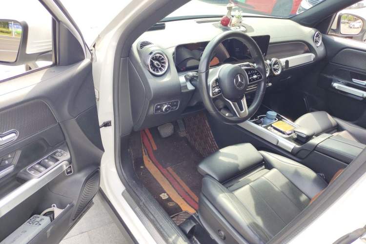 Used Mercedes-Benz GLB 2020 Updated GLB 200 Dynamic Edition Driver Seat