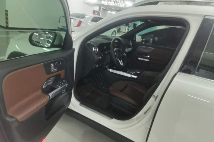 Used Mercedes-Benz GLB 2020 Updated GLB 200 Dynamic Edition Driver Seat