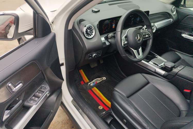 Used Mercedes-Benz GLB 2020 GLB 200 Dynamic Edition Driver Seat