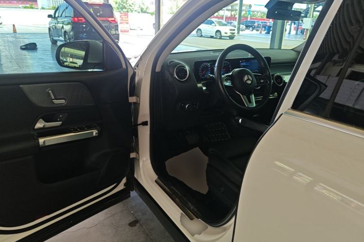 Used Mercedes-Benz GLB 2020 GLB 200 Dynamic Edition Driver Seat