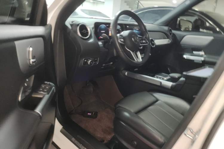 Used Mercedes-Benz GLB 2020 GLB 180 Dynamic Edition Driver Seat