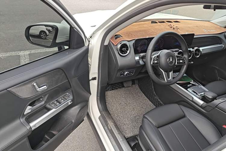 Used Mercedes-Benz GLB 2020 GLB 200 Dynamic Edition Driver Seat