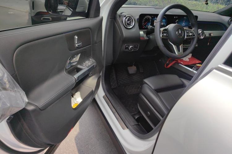 Used Mercedes-Benz GLB 2020 Updated GLB 200 Dynamic Edition Driver Seat