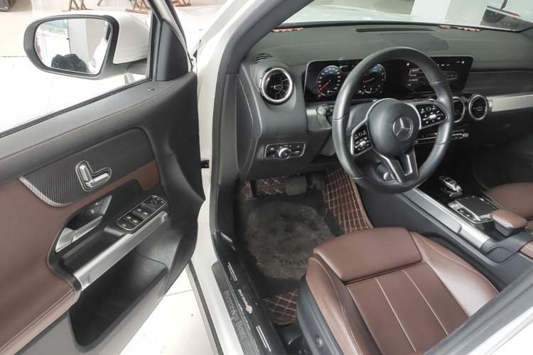 Used Mercedes-Benz GLB 2020 GLB 200 Dynamic Edition Driver Seat