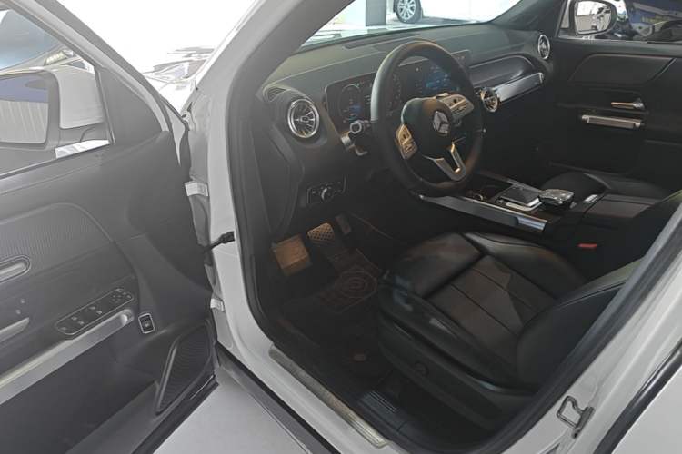 Used Mercedes-Benz GLB 2020 Updated GLB 200 Dynamic Edition Driver Seat