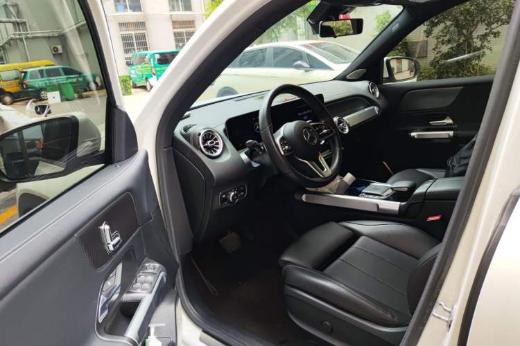 Used Mercedes-Benz GLB 2020 Updated GLB 200 Dynamic Edition Driver Seat