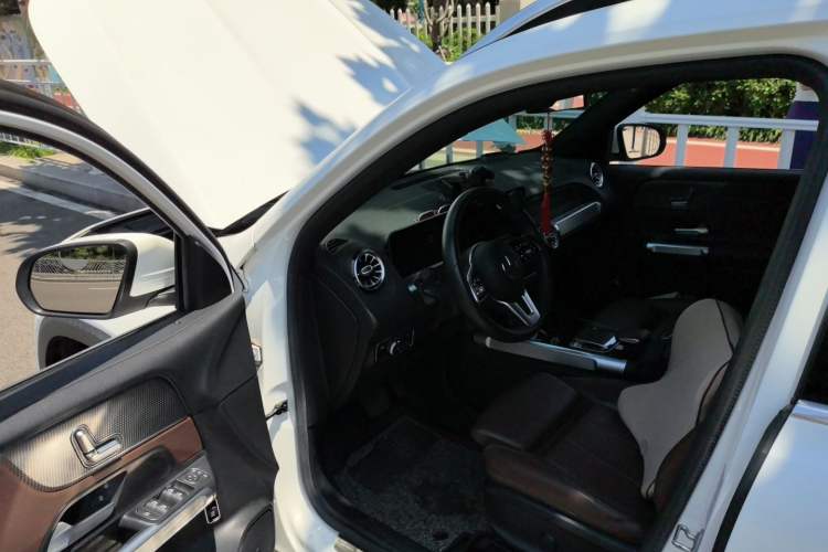 Used Mercedes-Benz GLB 2020 GLB 200 First Edition Special Version Driver Seat