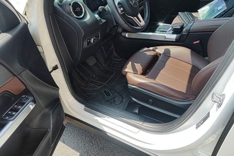 Used Mercedes-Benz GLB 2020 GLB 200 Dynamic Edition Driver Seat