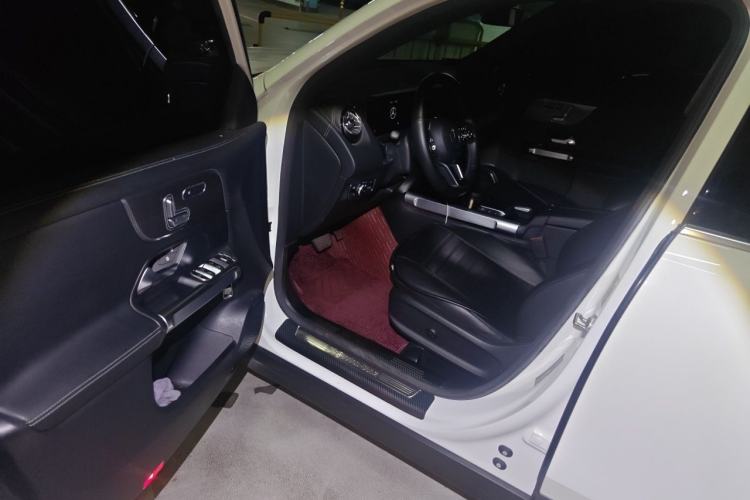 Used Mercedes-Benz GLB 2020 Facelift GLB 200 Fashion Edition Driver Seat