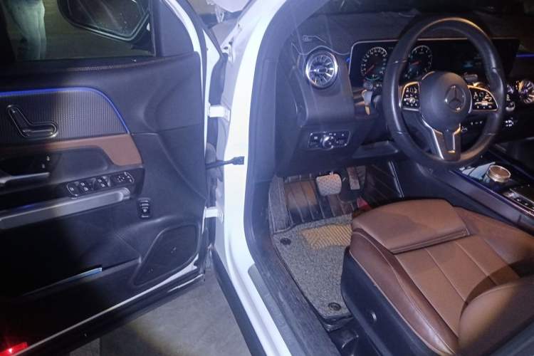Used Mercedes-Benz GLB 2020 GLB 200 Stylish Edition Driver Seat