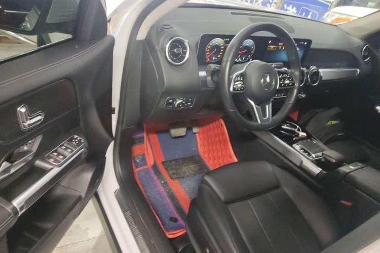 Used Mercedes-Benz GLB 2020 GLB 200 Dynamic Edition Driver Seat