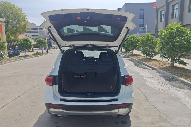 Used Mercedes-Benz GLB 2020 Updated GLB 200 Dynamic Edition Exterior 2