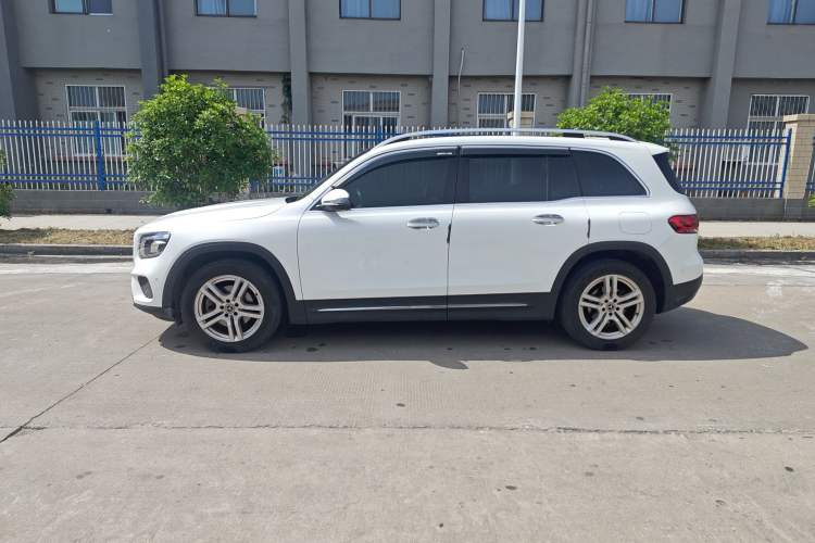 Used Mercedes-Benz GLB 2020 Updated GLB 200 Dynamic Edition Exterior 4