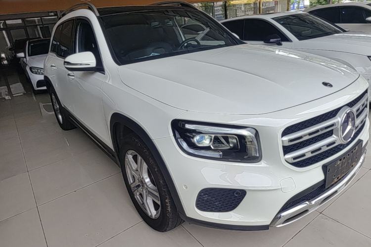 Used Mercedes-Benz GLB 2020 Updated GLB 200 Dynamic Edition Front Right 45 Deg