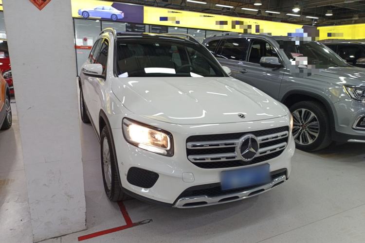 Used Mercedes-Benz GLB 2020 GLB 180 Dynamic Edition Front Right 45 Deg