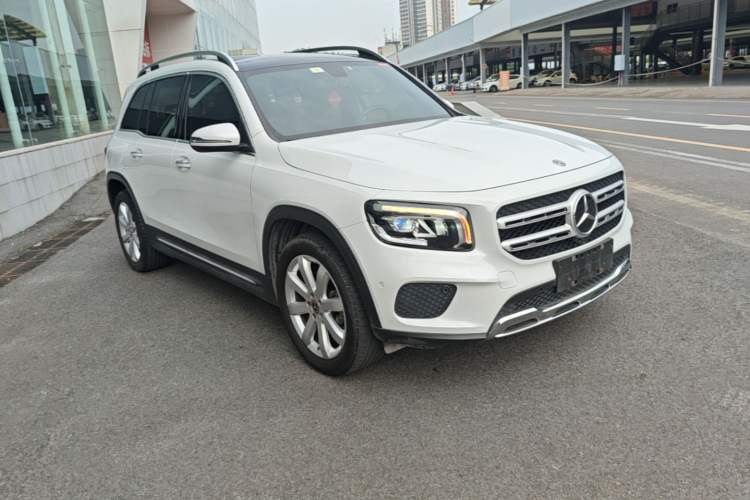 Used Mercedes-Benz GLB 2020 Facelift GLB 200 Fashion Edition Front Right 45 Deg