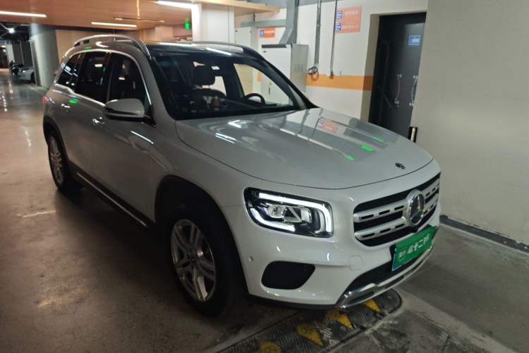 Used Mercedes-Benz GLB 2020 GLB 200 Dynamic Edition Front Right 45 Deg