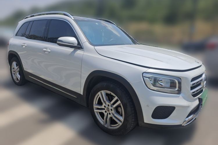 Used Mercedes-Benz GLB 2020 GLB 180 Dynamic Edition Front Right 45 Deg
