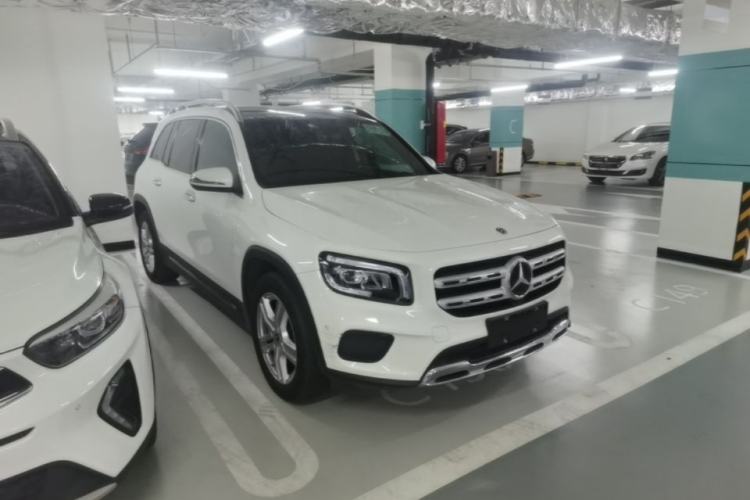 Used Mercedes-Benz GLB 2020 Updated GLB 200 Dynamic Edition Front Right 45 Deg