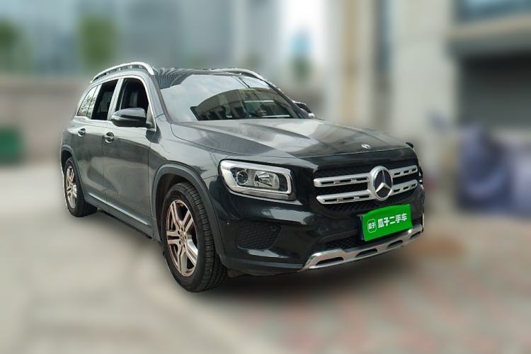 Used Mercedes-Benz GLB 2020 GLB 180 Dynamic Edition Front Right 45 Deg