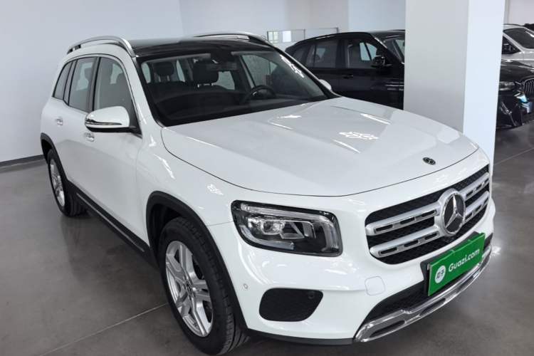 Used Mercedes-Benz GLB 2020 GLB 200 Dynamic Edition Front Right 45 Deg
