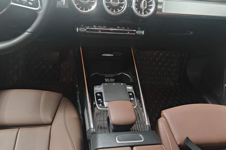 Used Mercedes-Benz GLB 2020 GLB 200 Stylish Edition Gear Lever