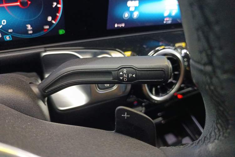 Used Mercedes-Benz GLB 2020 GLB 180 Dynamic Edition Gear Lever